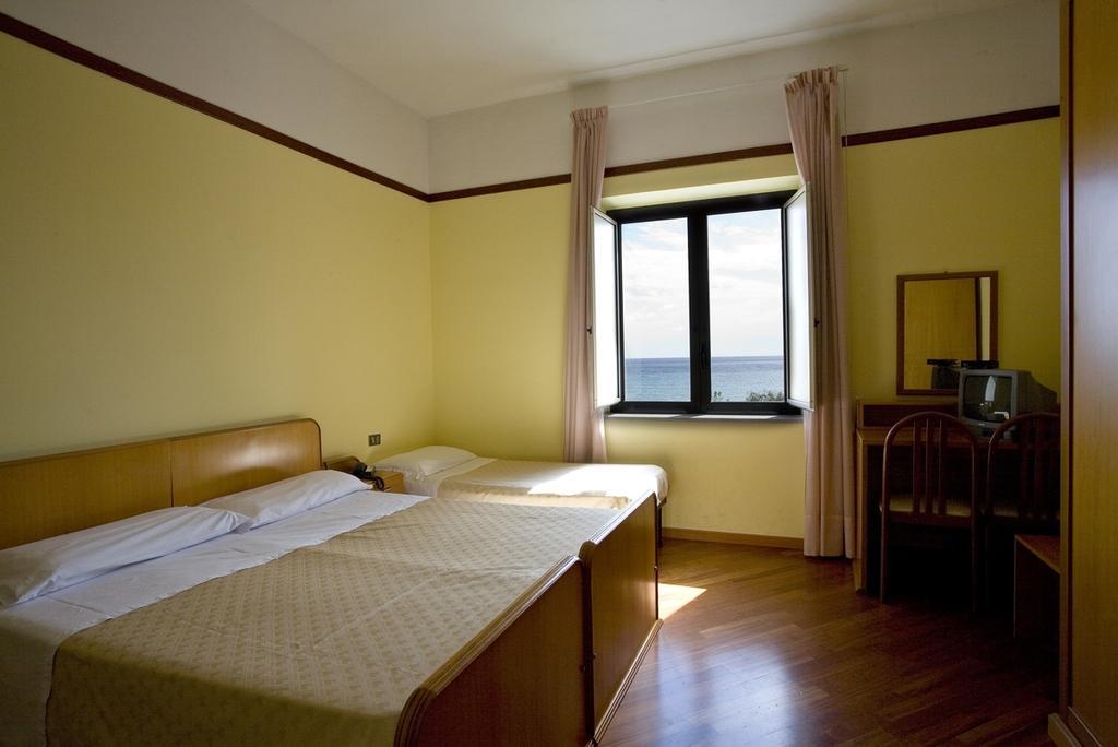Hotel Vittoria Sapri Quarto foto
