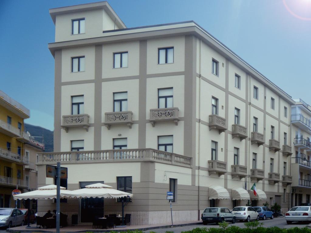 Hotel Vittoria Sapri Exterior foto